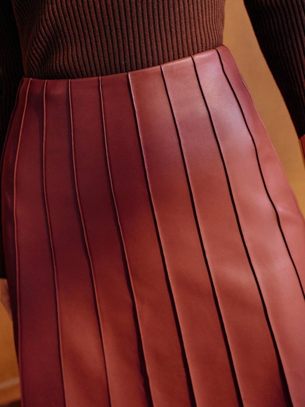 Burgundy Elegant Women's Skirt - Picture 2 of 8
